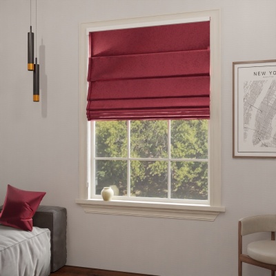 Stilvolles Glamour-Raffrollo in glattem Rotbordeaux