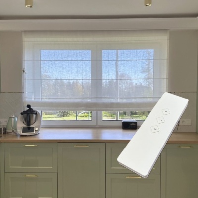 Elektrisches Raffrollo in kühlem Beige mit Leinen, maßgefertigt